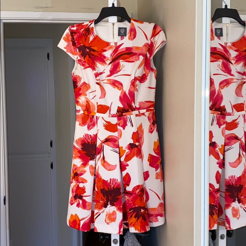 Vince Camuto Dress (with pockets!) Size 4